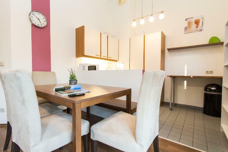 Apartmenthaus Hietzing I Contactless Check-In Vienne Extérieur photo